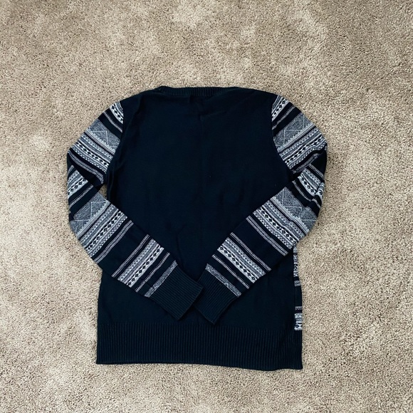 Patterned Sweater - Picture 2 of 3